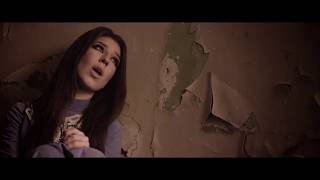 Kate Linn ve Brianna Radyo Fenomen'de