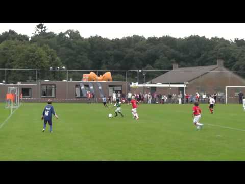 Omar zijn eerste doelpunt van het seizoen 2013/2014