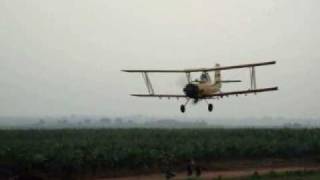 preview picture of video 'Aerial Spray with Ag Cat Indonesia.wmv'