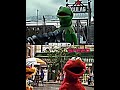 Kermit Vs Elmo Kermit Elmo Sesamestreet Muppets