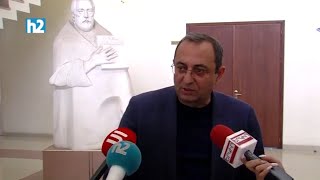 Իմ ոտքին, որ երկարաճիտ կոշիկով հարվածում են, տեսագրությունը դա ո՞նց ֆիքսեր. Արծվիկ Մինասյան: Լրաբեր