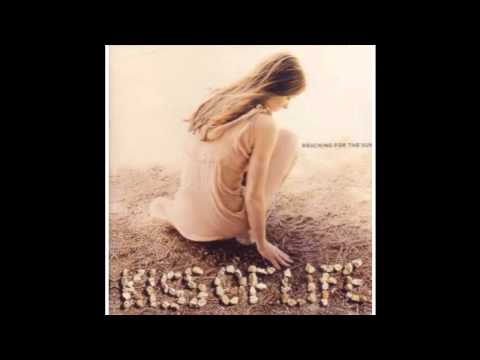 KISS OF LIFE - TELL ME !!