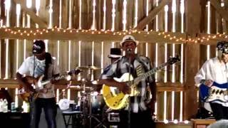 Biscuit Miller and The Mix- She Likes To Boogie live @ The Blues Barn