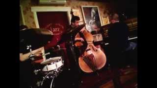 FABIO GIACHINO Trio al Cockney London Pub 26 aprile 2012