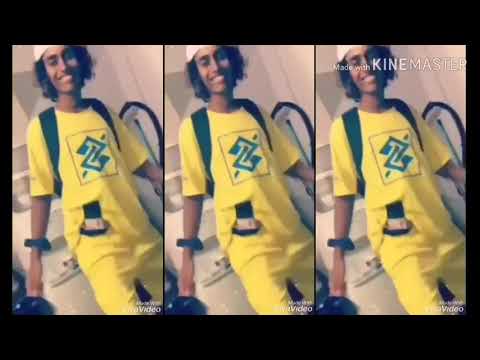 Mochila nas costas radinho na cintura bonezinho pra trás só caçando puta