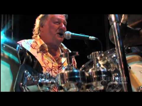 Drum Legends feat. Hermann Rarebell + Pete York + Charly Antolini - Cool note, hard work