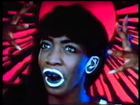 E-Zee Possee - The Sun Machine