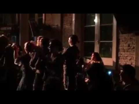 Argentina Cadiz,canta maravillosamente, como siempre !!