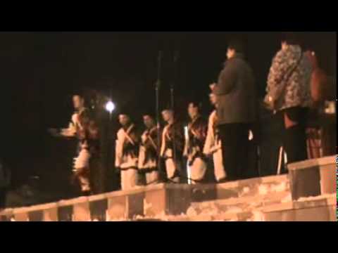 20101220 11 Colinde 7 Calusari Trampoiele