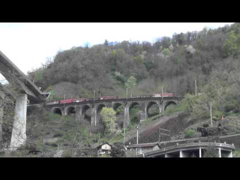 QUADRUPLA TRAZIONE 185 DB TRANSITA CON MERCI SUL PONTE A BASCHINA.(CH) 24 - 4 - 2016.