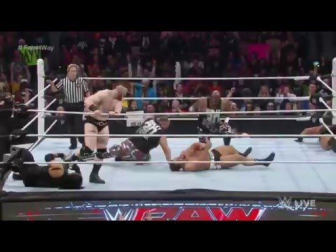 16 Man Elimination Fatal 4 Way Elimination Tag Team Match  Raw, diciembre 7, 2015