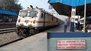 preview picture of video 'Winter Affected Train 11078 Jhelum Express Running late by 5:10 Hours'