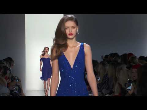New York Fashion Week - Tadashi Shoji - Fall Winter 2018-2019
