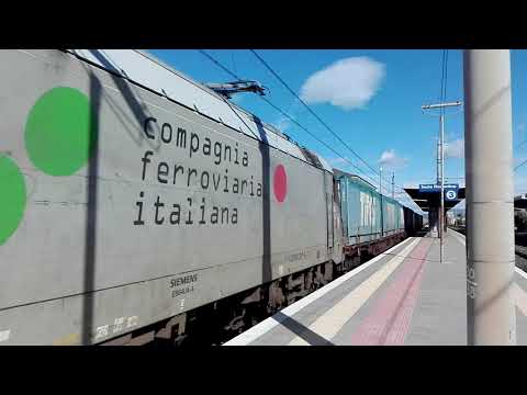 E190 321 CFI sul "Tipes", in transito a Sesto Fiorentino