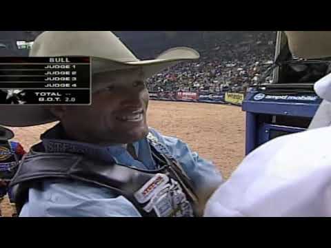 Dr  Proctor bucks Jason Bennett - 06 PBR Finals