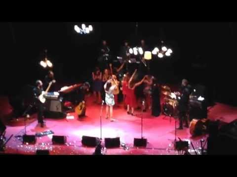 Coque Malla, queremos un hijo tuyo pero te has olvidado a Anni B Sweet