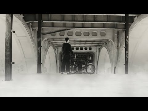 Videoclip de No Fucks — Robbie Williams