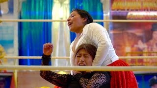 CHOLITA WRESTLING?! La Paz, Bolivia - YouTube