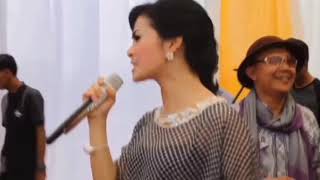 Download lagu lagu dangdut Iis Dahlia cinta bukanlah kapal#lagudangdut#dangdut#iisdahlia mp3