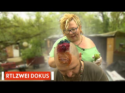 Bunte Haare & große Pläne: Die Punker packen aus! ✂️| Hartz, Rot, Gold | RTLZWEI Dokus #81