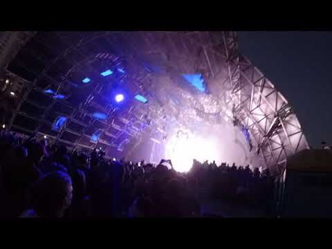 Armin Van Buuren closing CarlCox Megastructure