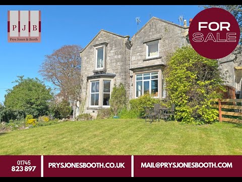 A two bedroom ground floor apartment in a semi-rural setting!