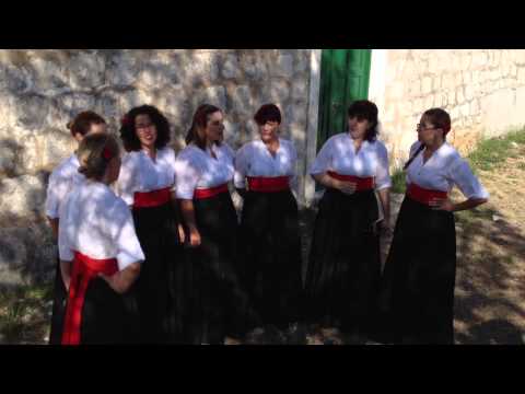 Viole sings "Moj Brodicu"