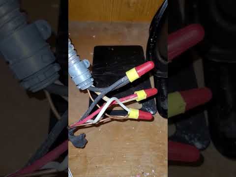 4 wire 220 V cooktop connects with 3 wires from the breaker box, what to do with the 4th wire