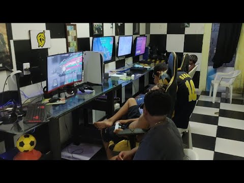 Primeiro sábado na game house no antigo espaço de 2015