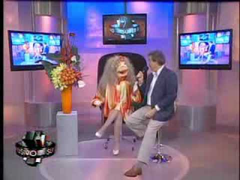 SuperXclusivo 5/6/10 - Alegan romance Ricky Martin y Miguel Bosé