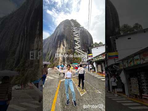 Subiendo uno de los lugares más icónicos de Colombia 🇨🇴✨#colombia #travel #shortvideo #like