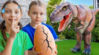 Kids Take Care of a Hungry Dinosaur: Family Pretend Play Stories