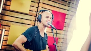 Milow - Howling At The Moon (live)