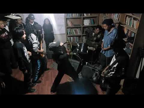 Diy house gig ! Eroticxshitters