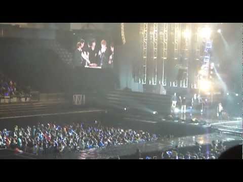 120203 SS4 in Taipei - Miracle(飛天氣球應援)+圭賢慶生 (15)