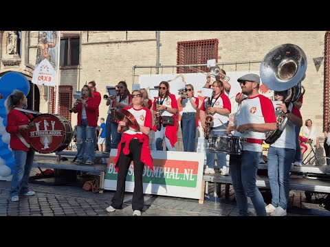 De Vosseblaozers dweilorkest | Krabbefestival Bergen op Zoom 2025