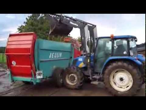 JEULIN Sirius towed bale extractor-dispensers