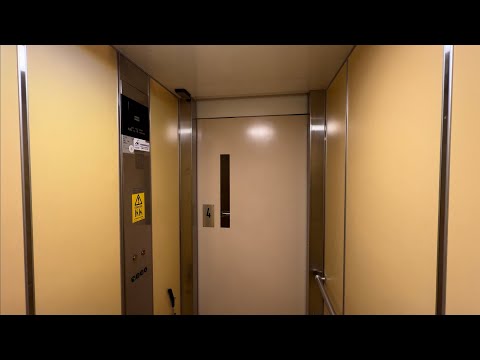 1990 KONE Roped Hydraulic Elevator @ Trädgårdsgatan 2C, Söderhamn, Sweden.