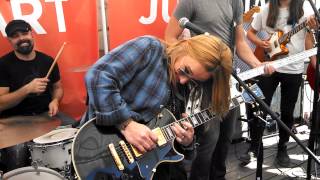 Melissa Etheridge with the Midgetmen and Diarrhea Planet - "Refugee"