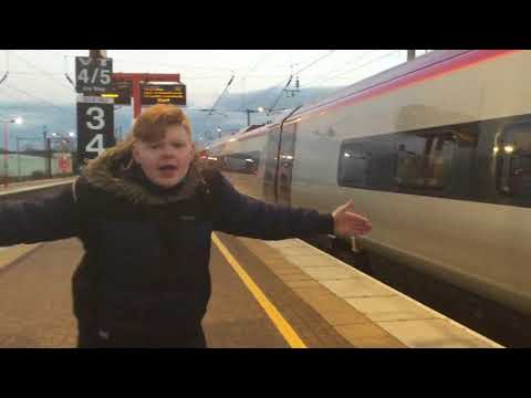 Sunset Action At Wigan North Western (20/02/2018) (ft 60087 on logs and Royal Mail 325s at speed)