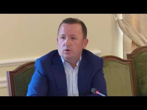 DEBAT I ASHPER PER HASHASHIN TEK KOMISIONI I LIGJEVE,DEPUTETET PERPLASEN PER KULTIVIMIN E KANABISIT