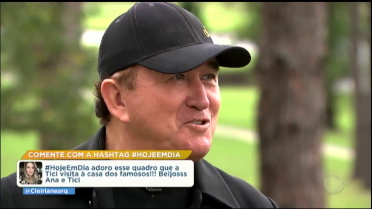 Amado Batista mostra intimidade no Tici Visita