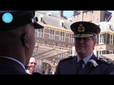 Koning Willem – Alexander toont waardering voor zes militaire tolken op Veteranendag 2019
