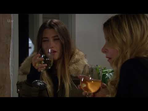 Charity Makes Up With Vanessa - Emmerdale