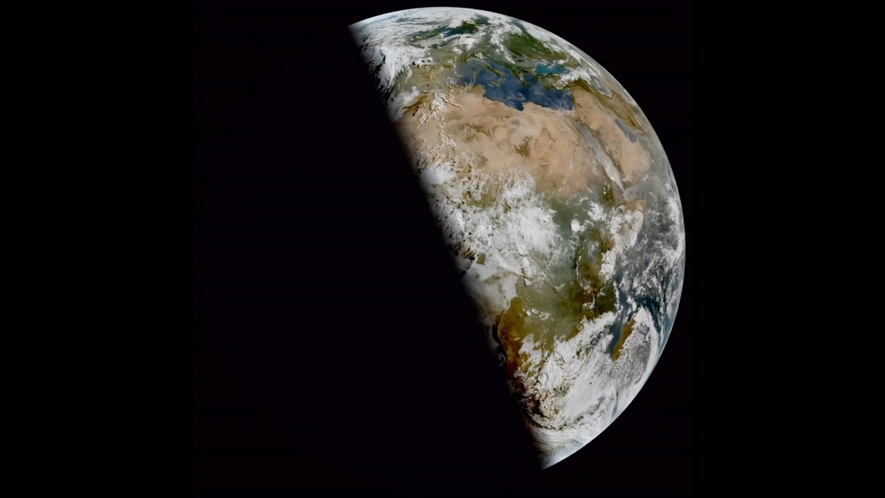 Summer is here in the Northern Hemisphere 🌸🌼 See the solstice from space!