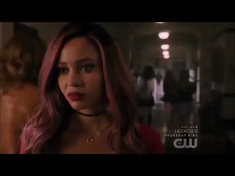 "Dead Girl Walking" Heathers: The Musical (2014) vs Riverdale 3x16