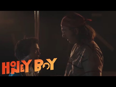 Honey Boy - Klip: Dünyanın İlk Daredevil Tavuğu | Amazon Stüdyoları
