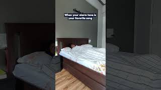 Download lagu When your alarm tone is your favourite song | Manish Kharage #shorts mp3