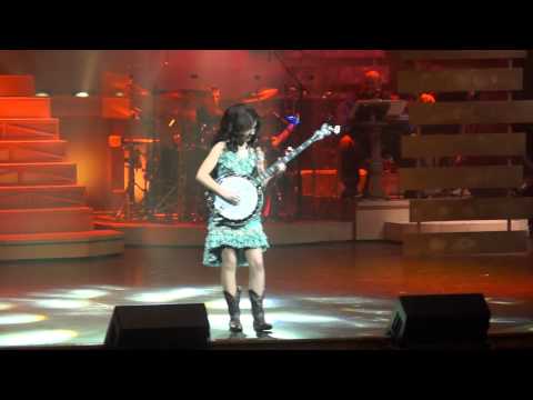 Willow Osborne - The Race Is On (Country Tonite Show 2013)