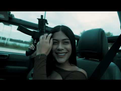 La Vampiresa – Crazy Family ft. @sikobeliko(Video Oficial 2025) | Barajas Films